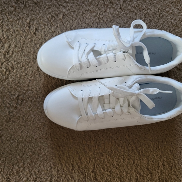 Madden Girl tennis shoes - Picture 1 of 3